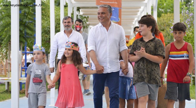 Başkan Uysal, Teneffüs Park'ta çocuklarla eğlendi