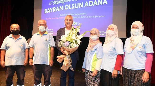 Başkan Zeydan Karalar çalışanlarla bayramlaştı, ikramiye müjdesi verdi