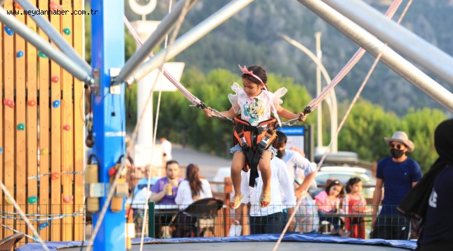 BAYRAM TATİLİNİN GÖZDESİ PAMUKKALE OLDU