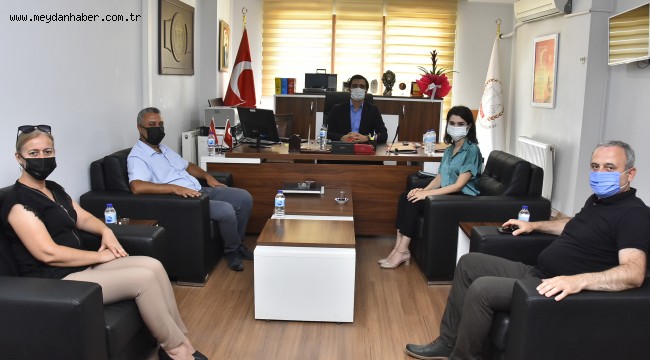 BELEDİYE BAŞKANI ULAŞ YURDAKUL CUMHURİYET BAŞSAVCISI OGÜN DURMUŞ VE HAKİME ELİF MÜGE ÇAKIRTAŞ DURMUŞ'A NEZAKET ZİYARETİ GERÇEKLEŞTİRDİ