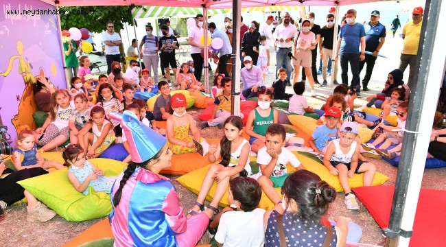 BEYLİKDÜZÜ'NDE UÇURTMALAR GÖKYÜZÜNÜ RENKLENDİRDİ