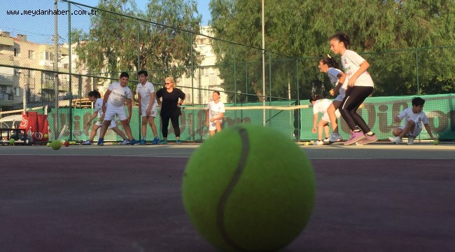 Bostanlıspor 6 ayda lisanslı tenisçi sayısını ikiye katladı