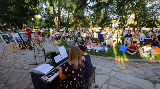 EFES SELÇUK'LU ÇOCUKLARDAN "DOĞADAN EZGİLER" PİYANO DİNLETİSİ
