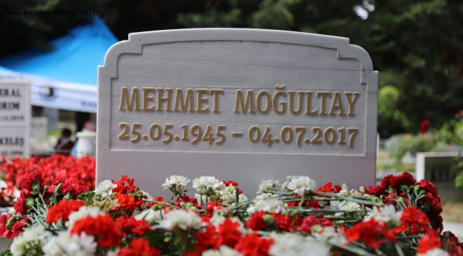 Eski Bakan Mehmet Moğultay Kabri Başında Anıldı