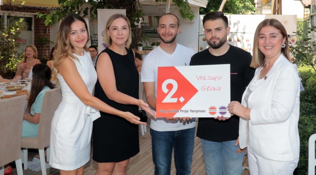 Genç girişimciler ödüllerini aldı