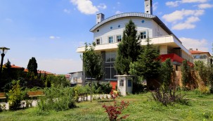 HALK OZANI AŞIK VEYSEL'İN ADI ENGELSİZ YAŞAM MERKEZİNDE YAŞAYACAK 