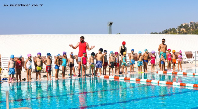 HAYDİ ÇOCUKLAR HAVUZA! BAYRAKLI'DA YÜZME BİLMEYEN ÇOCUK KALMAYACAK
