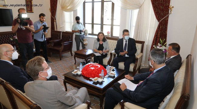 HBB BAŞKAN VEKİLİ YÜCEDAL AB YÖNETİCİLERİNİ AĞIRLADI