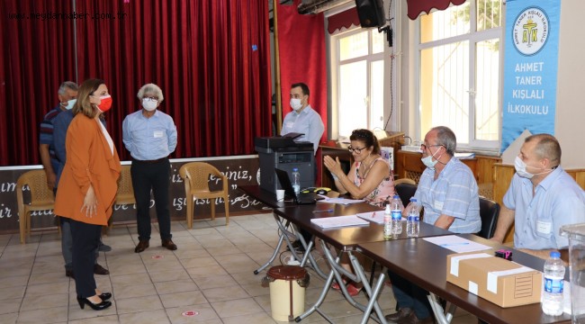 Hürriyet, Bulgaristan göçmeni soydaşları sandık başında ziyaret etti