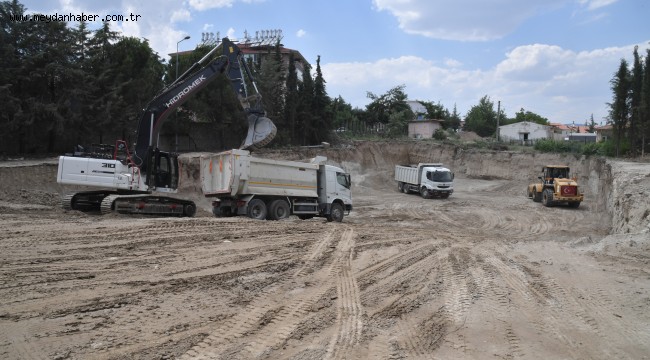ISUBÜ'ye yapılacak eğitim binasının hafriyat alımına başlandı. Hedef şehri ve kampusu güçlendirmek
