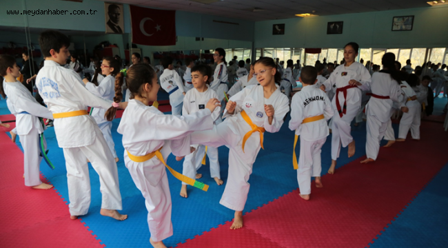  İzmir Büyükşehir Belediyesi Spor Okulları yeniden açılıyor