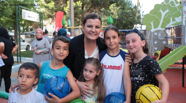 İzmit'te çocuk parkını çocuklar kendi açtı