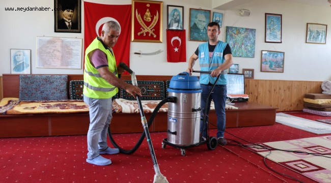 İzmit'te ibadethaneler bayrama hazırlanıyor