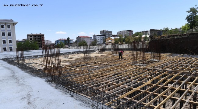 KENT MEYDANINDA FİZİKİ TAMAMLANMA YÜZDE 50'YE ULAŞTI 550 ARAÇLIK OTO PARK ALANI TAMAMLANMAK ÜZERE