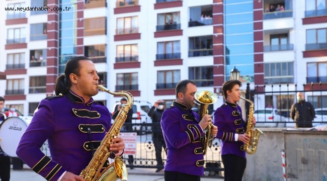 KENT ORKESTRASI YOLA ÇIKIYOR