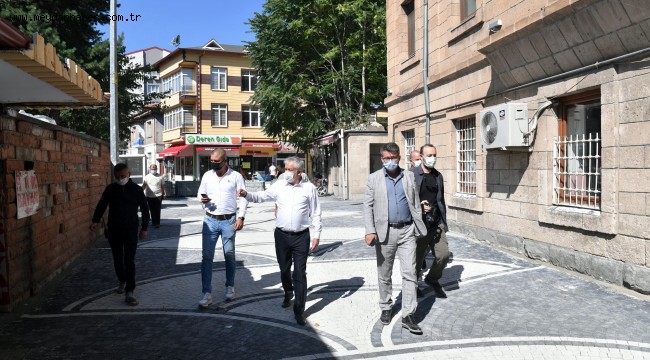 Köy Pazarında 40 yıllık altyapı değişti, zemin begonit taş ile kaplandı