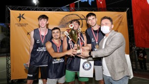 KÜÇÜKÇEKMECE'DEKİ 3*3 SOKAK BASKETBOLU TURNUVALARINDA KIYASIYA REKABET
