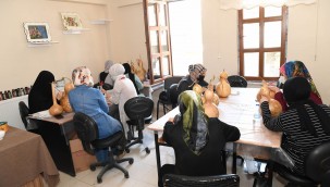 MUŞ BELEDİYESİ BİLGİEVLERİYLE KADINLAR SANATLA BULUŞUYOR