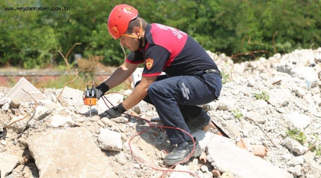 ORDU İTFAİYESİ ARAMA KURTARMA OLAYLARINDAKİ GÜCÜNÜ ARTIRIYOR BÜYÜKŞEHİR İTFAİYESİNE "SİSMİK AKUSTİK DİNLEME CİHAZI"