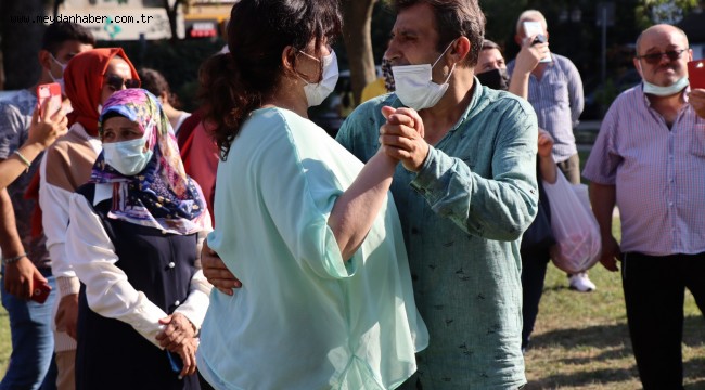 Peraband'ın şarkılarıyla müzik İzmit'te susmadı