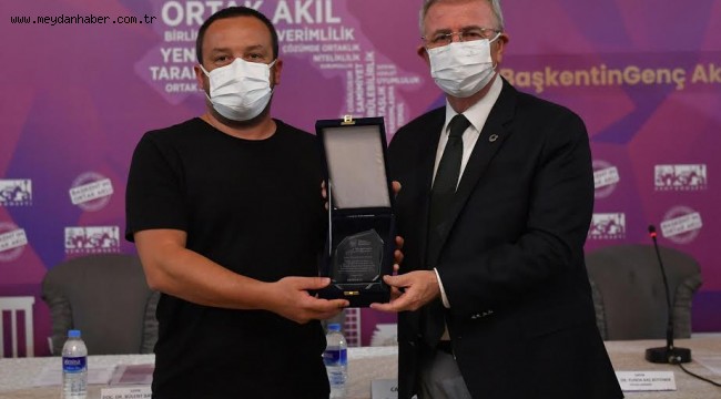 SAĞLIK ÇALIŞANLARINA ŞÜKRAN VE ANMA MEKANI PROJE YARIŞMASI SONUÇLANDI: KAZANANLARA ÖDÜLÜ MANSUR YAVAŞ VERDİ