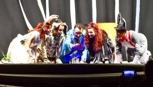 ŞEHRİN İLK GEZİCİ TİYATRO ETKİNLİĞİ FİNALİNİ YAPTI