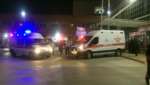 Şeker zannettikleri lavabo acıyıcı yiyen çocuklar hastaneye kaldırıldı