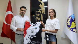 Selinay Akçin Turgutlu Belediyespor'da