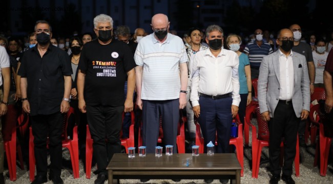 Sivas'ta katledilenler için anma dinletisi gerçekleştirildi