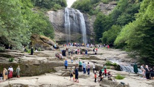 Suuçtu bayram tatilinde ziyaretçi akınına uğradı