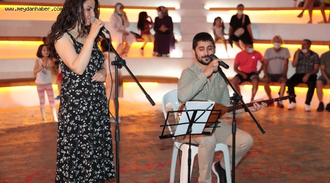 Yahya Kaptan Amfi Tiyatro türkü şöleniyle açıldı