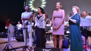 YENİ FOÇA'DA TÜRK SANAT MÜZİĞİ AKŞAMI