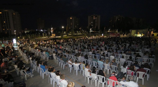 AÇIK HAVADA SİNEMA KEYFİ BAŞLIYOR