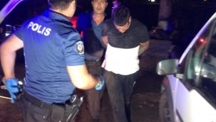 Adana'da otomobille polisten kaçmaya çalışan iki şüpheli yakalandı