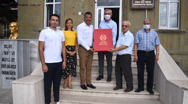 Anıtkabirde dalgalanan Türk Bayrağı, Keşan Kent Müzesi'ne teslim edildi