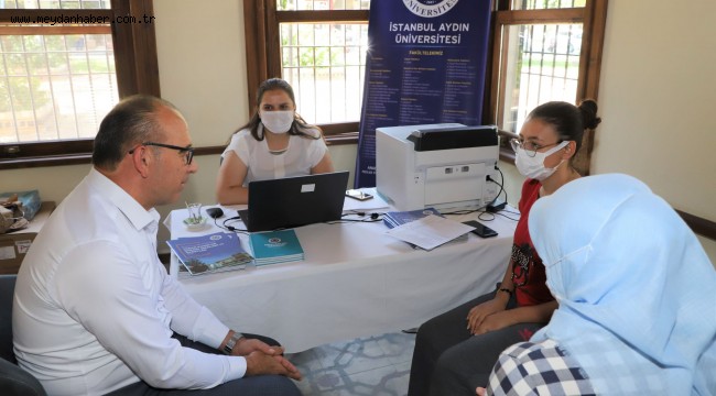 Başkan Çetin Akın'dan Üniversite Tercih Merkezine Ziyaret