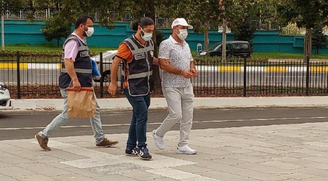 Boşandığı eşini, kızının gözleri önünde 4 bıçak darbesiyle öldürdü