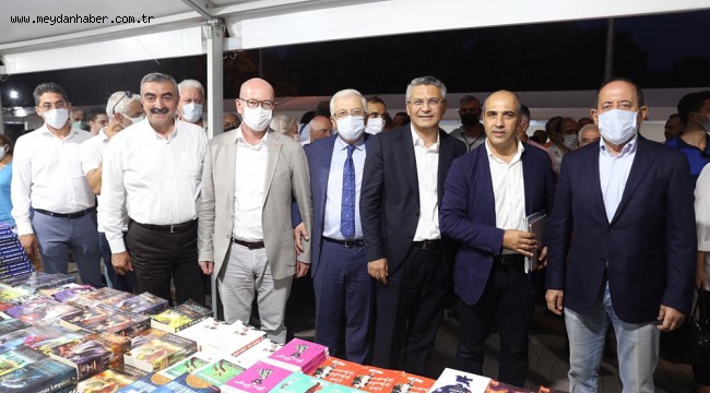 BURHANİYE KİTAP FUARI GÖRKEMLİ TÖRENLE KAPILARINI AÇTI