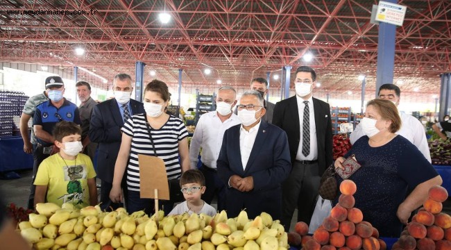 BÜYÜKKILIÇ, ESNAF VE VATANDAŞLA BULUŞTU, AŞIYI HATIRLATTI