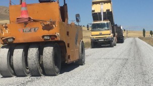 BÜYÜKŞEHİR'DEN KIRSAL MAHALLE YOLLARINA HİZMET YOLCULUĞU