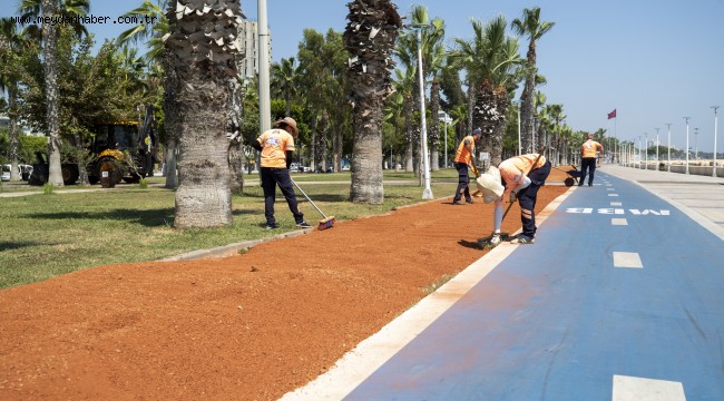 BÜYÜKŞEHİR EKİPLERİ, SAHİLDEKİ KOŞU YOLU ZEMİNİNİ İYİLEŞTİRDİ