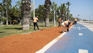 BÜYÜKŞEHİR EKİPLERİ, SAHİLDEKİ KOŞU YOLU ZEMİNİNİ İYİLEŞTİRDİ