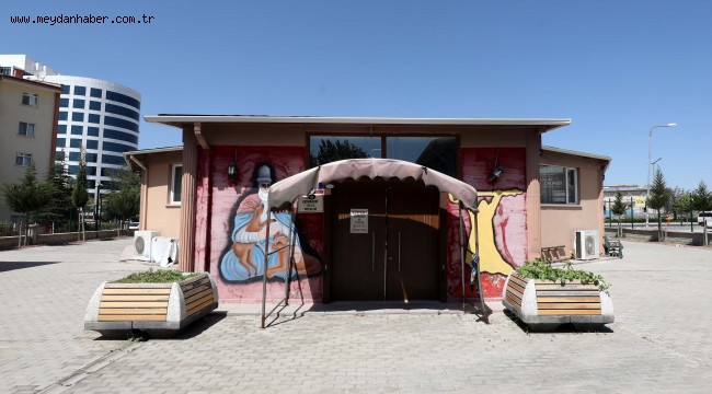 Camii de bizim,Cemevide bizim"