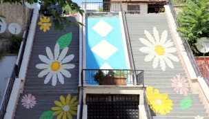 Çankırı'da Merdivenler Çiçek Açtı