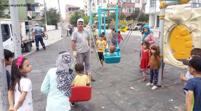 Çocuk parklarında kırılan oyun grupları yenileniyor