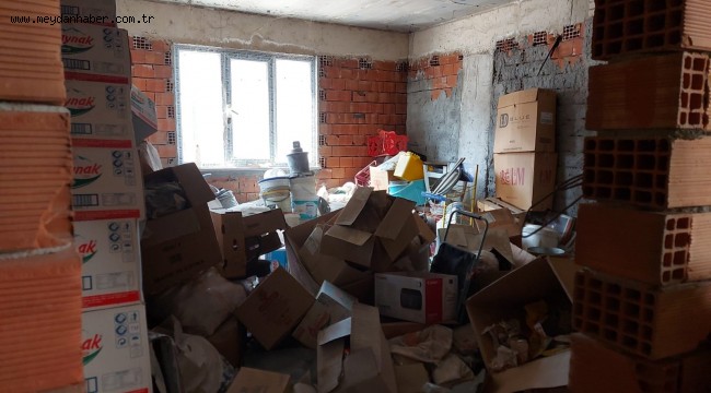 Çöp evden 10 kamyon çöp çıkartıldı