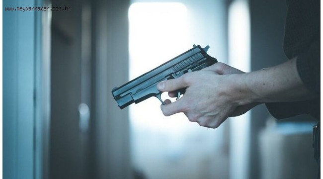 Eski eşi ve kayınvalidesini başlarından vurarak öldürdü
