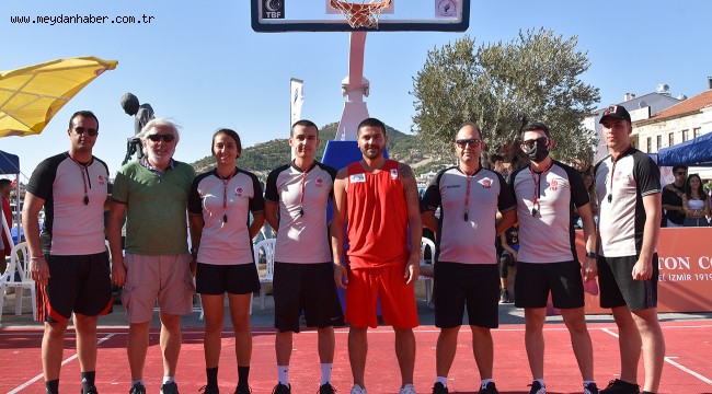FOÇA'DA SOKAK BASKETBOLU TURNUVASI