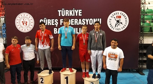 GÜREŞÇİLER BAŞARIDAN BAŞARIYA KOŞUYOR