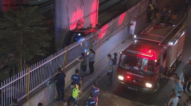 Hafif ticari araç viyadükten tren raylarına düştü: 1 ölü, 5 yaralı